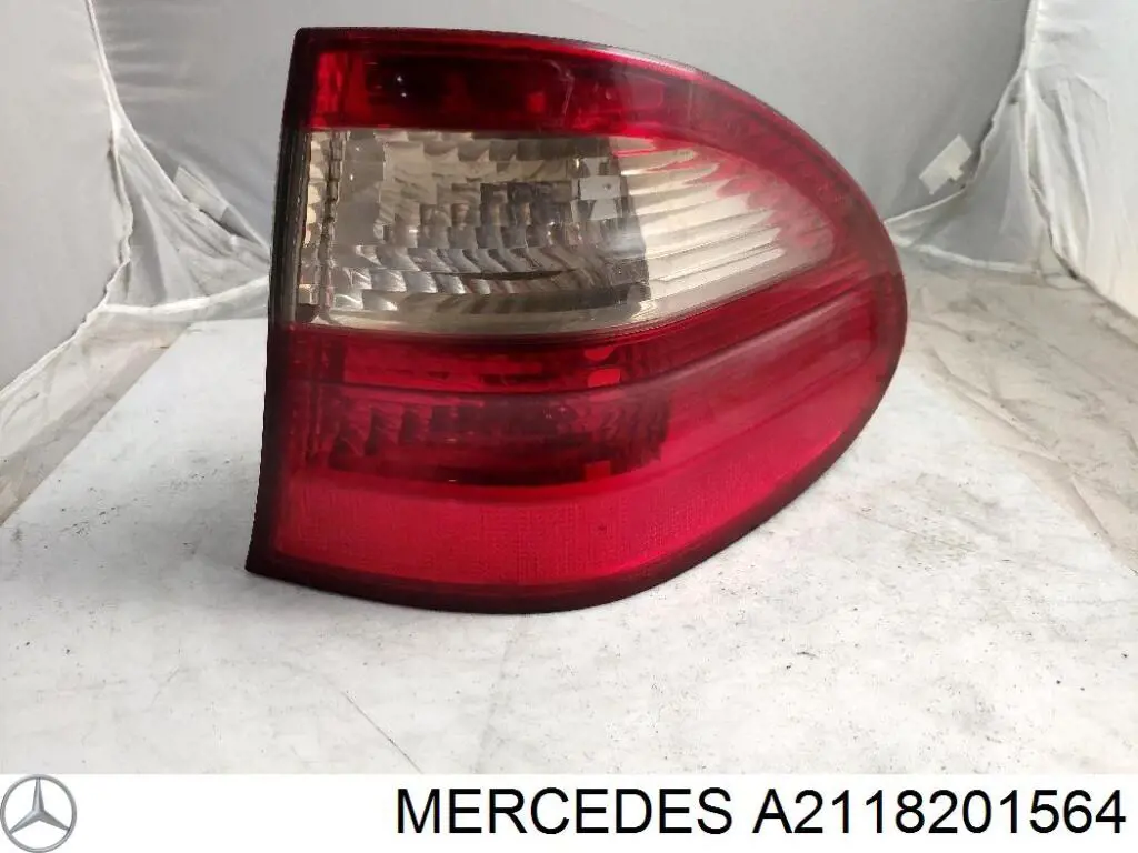 Задняя левая внешняя фара Mercedes A2118201564 цена, от 64.53 USD