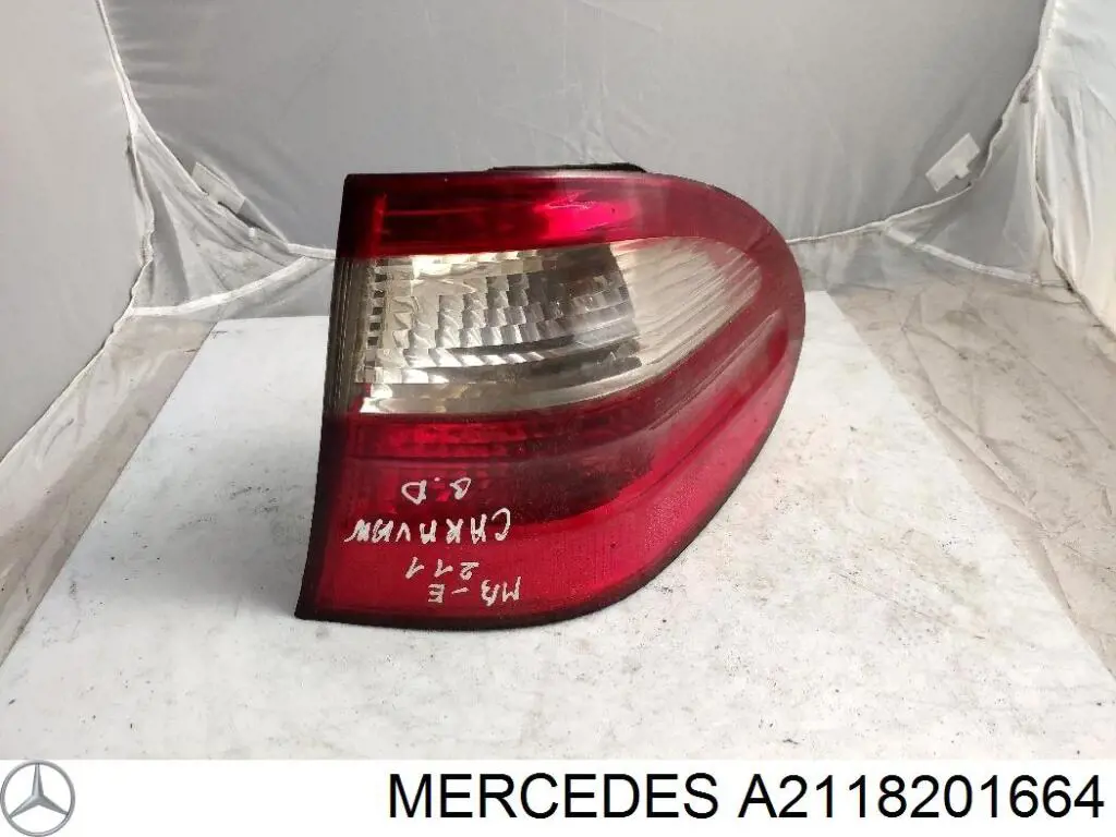 A2118201664 Mercedes фонарь задний правый внешний