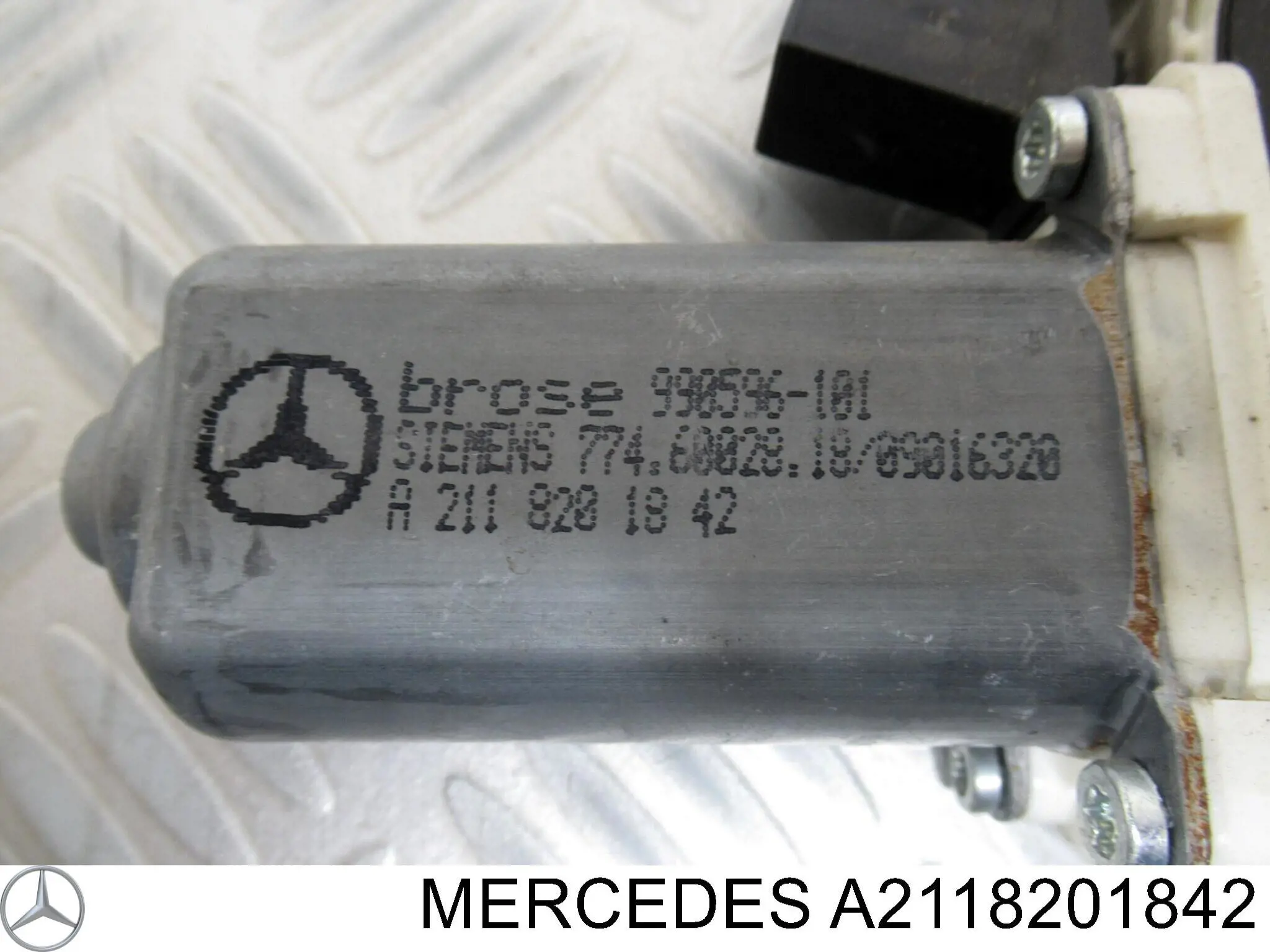 Купить 2118201842 Mercedes Мотор стеклоподъемника двери передней правой