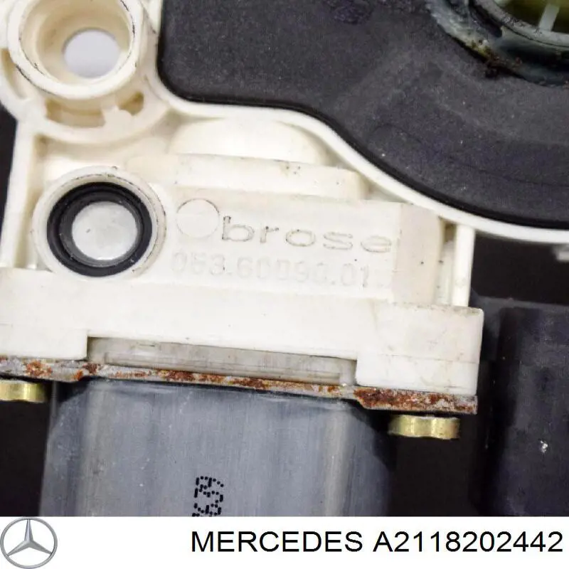 Мотор стеклоподъемника двери задней правой A2118202442 Mercedes