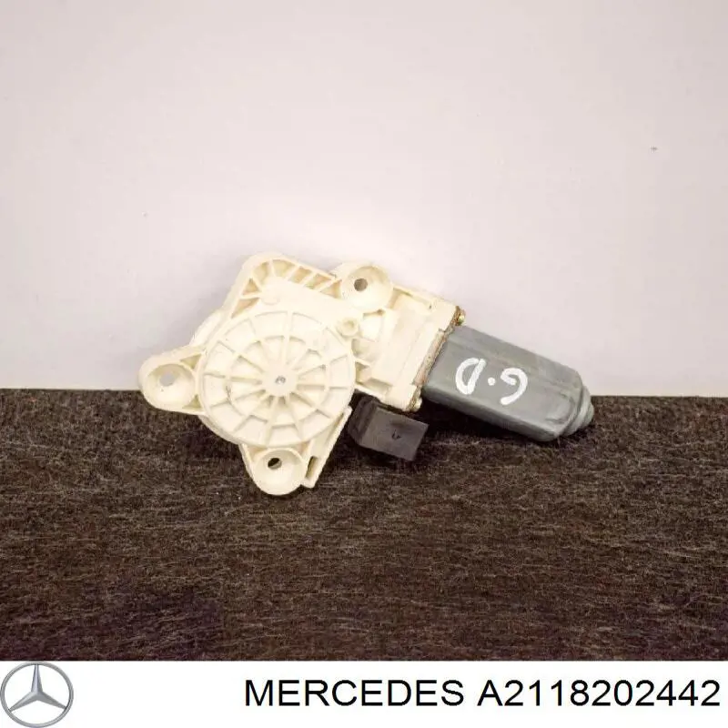 Моторчик стеклоподъемника двери задней, правой Mercedes A2118202442