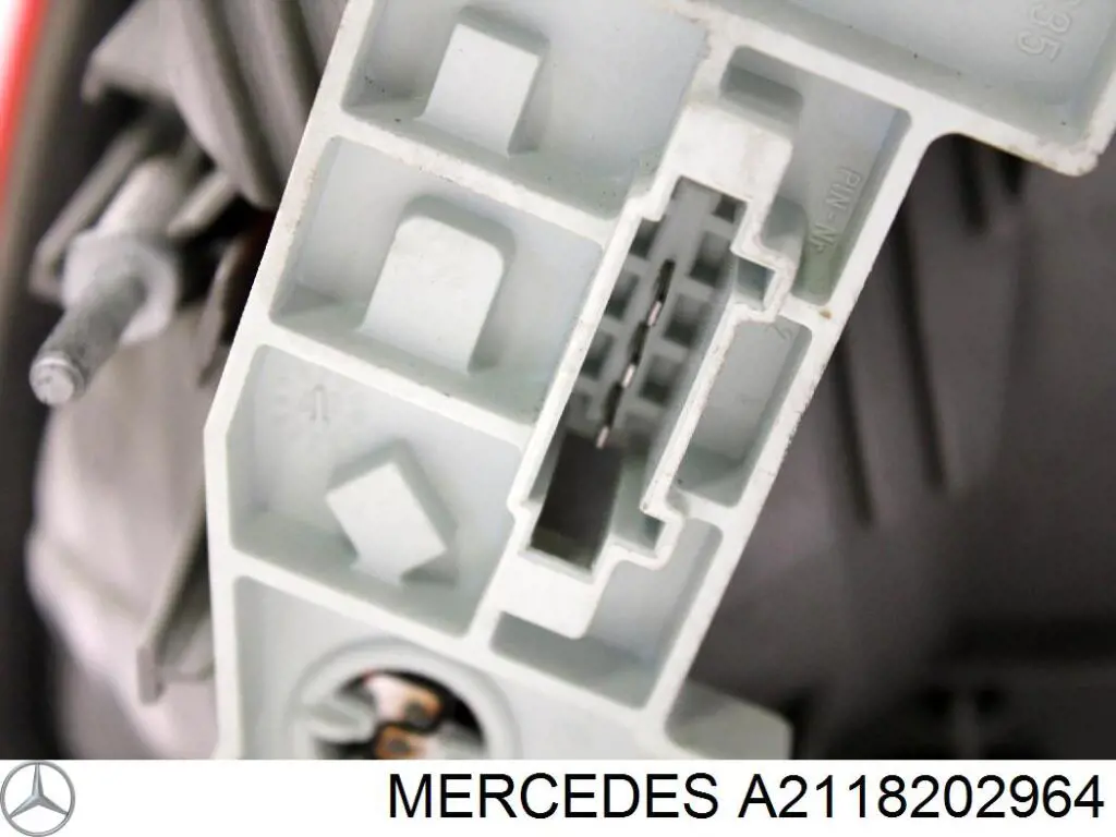 Фонарь задний левый, внутренний Mercedes A2118202964 цена, от 21.88 USD