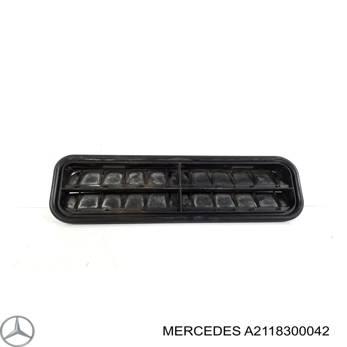 Лючок бензобака A2118300042 Mercedes