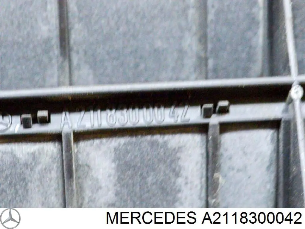 A2118300042 Mercedes Дверка бензобака
