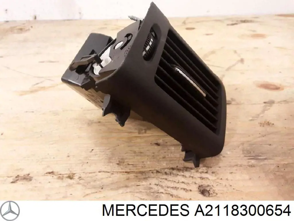 Решетка вентиляции салона на "торпедо" правая Mercedes 2118300654 цена, от 5.07 USD