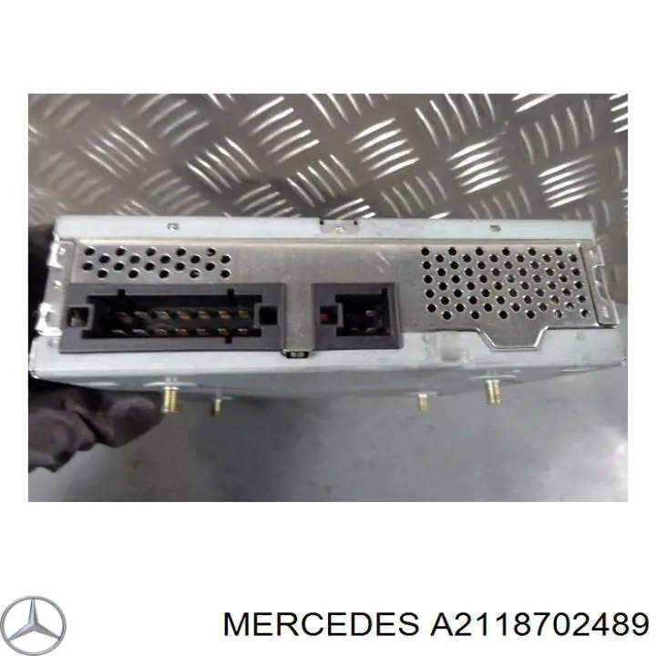 Усилитель звука аудиосистемы A2118702489 Mercedes