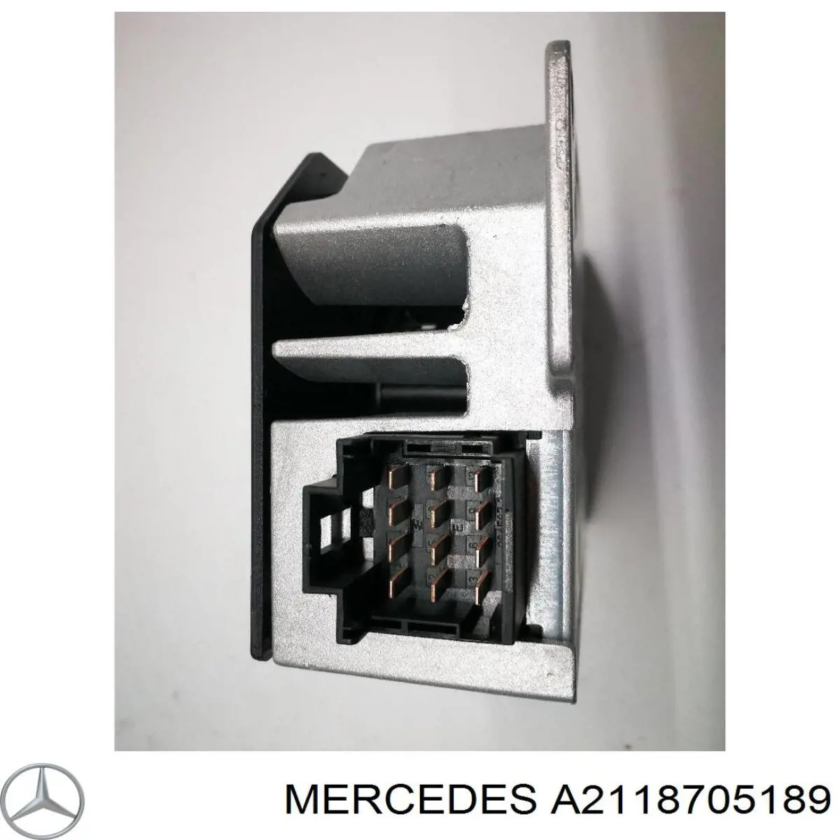 Усилитель звука аудиосистемы A2188201100 Mercedes