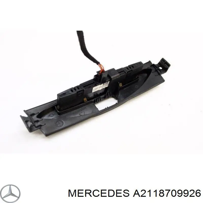 Сиденье переднее левое 2118704926 Mercedes