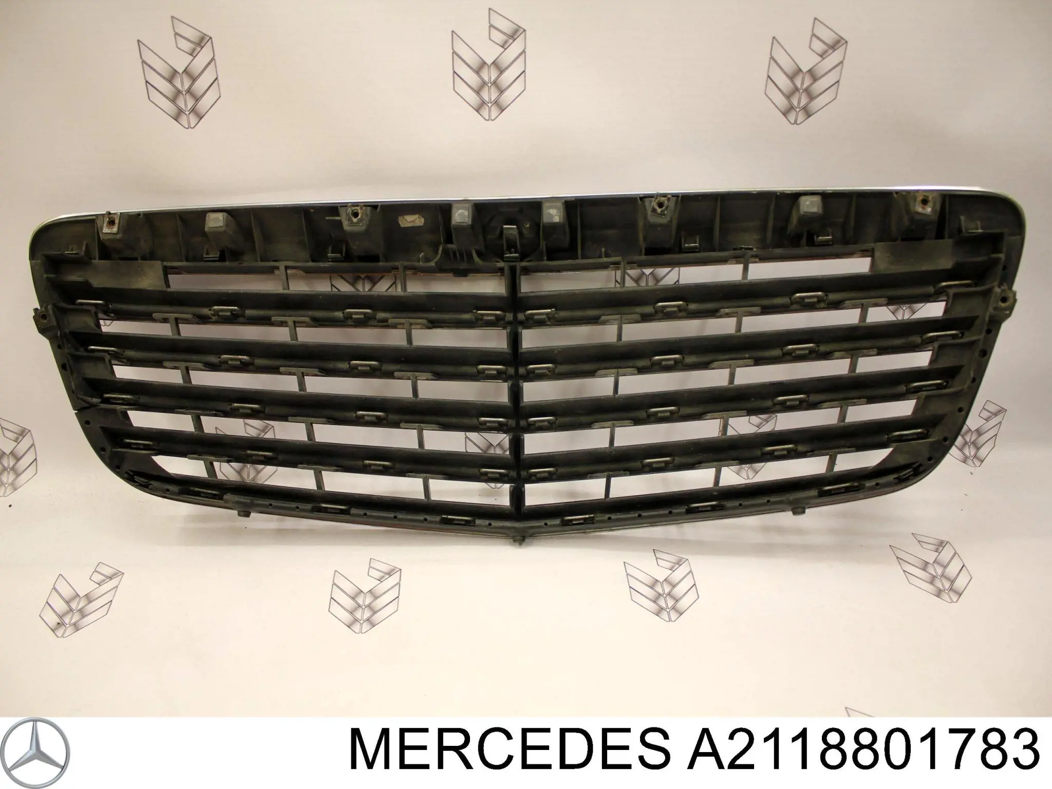 Купить A2118801783 Mercedes Решетка радиатора