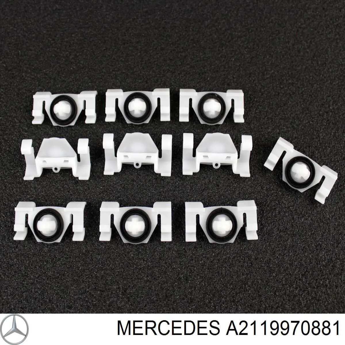 Клипса крепления накладок порогов A2119970881 Mercedes