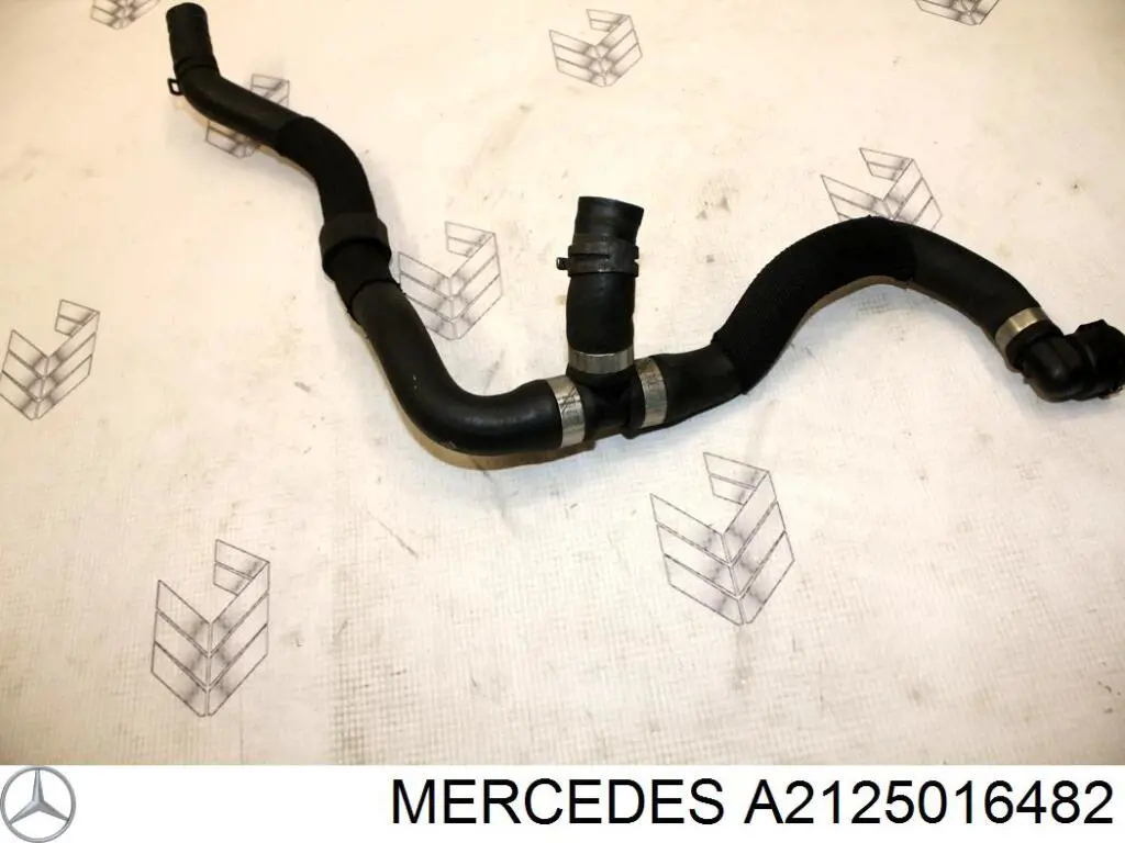 Патрубок системы охлаждения Mercedes 2125016482