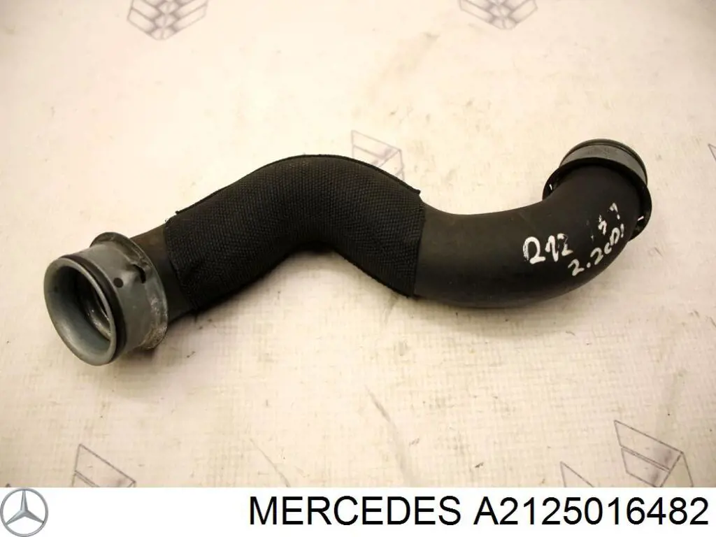 2125016482 Mercedes Шланг системы охлаждения