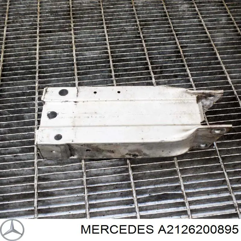 Абсорбер переднего бампера A2126200895 Mercedes