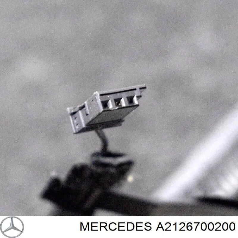  Заднее стекло Mercedes E 