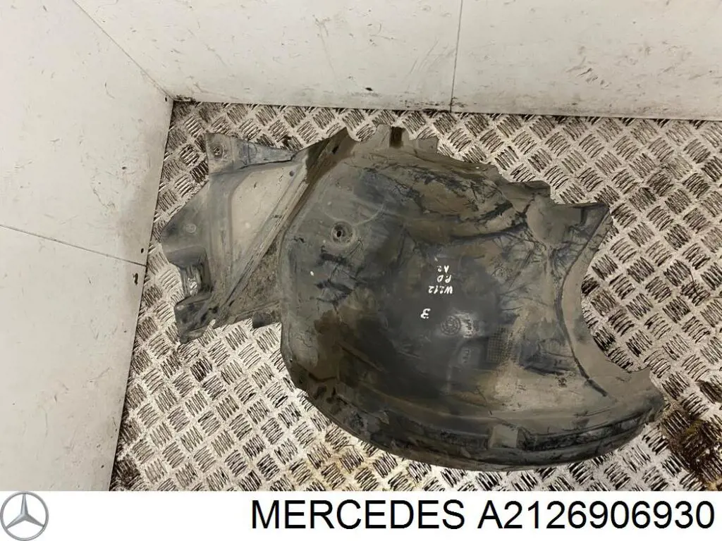 Подкрылок крыла переднего правый задний A2126906930 Mercedes