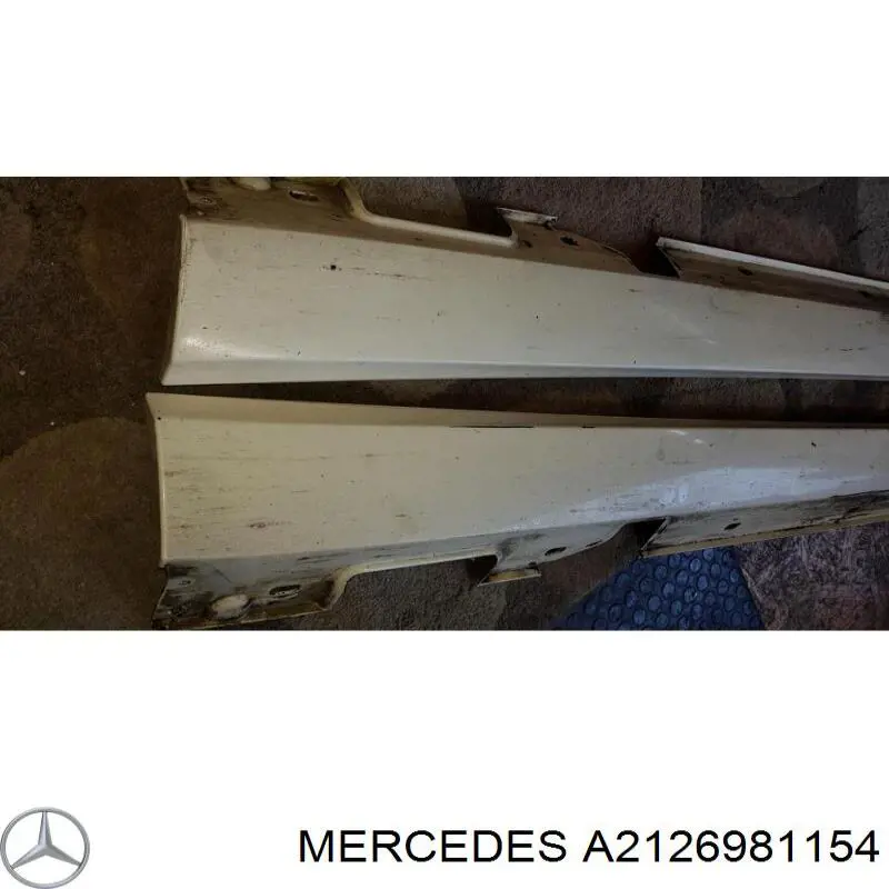 A21269811549999 Mercedes Накладка наружняя (молдинг) порога, левый