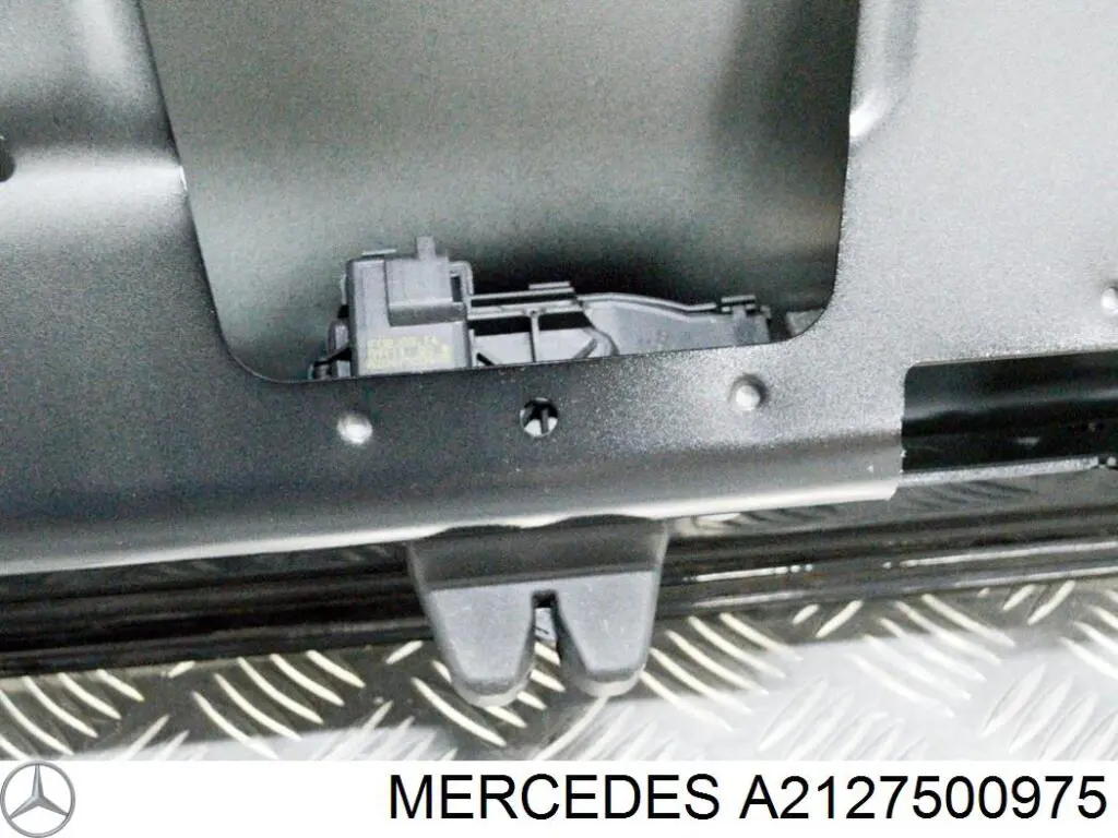 Крышка багажника на Mercedes E (W212)