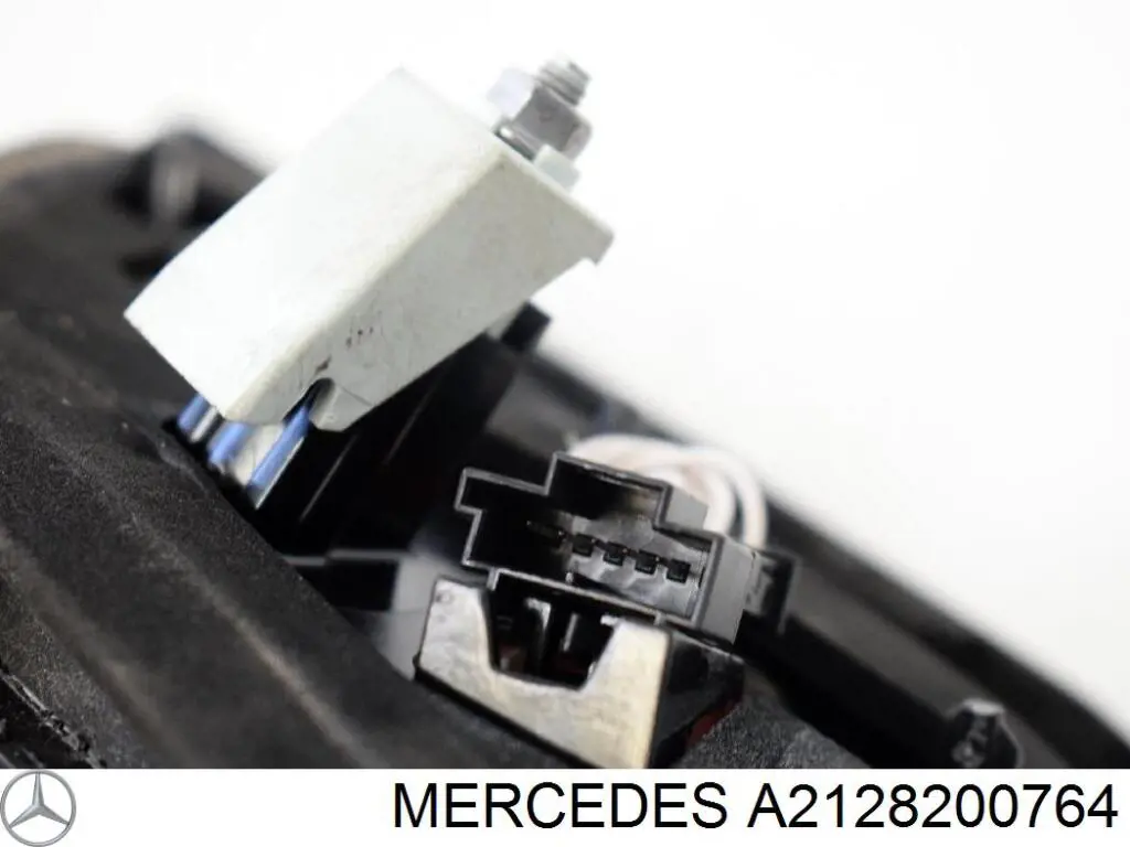 Фонарь задний левый внутренний 2129060158 Mercedes