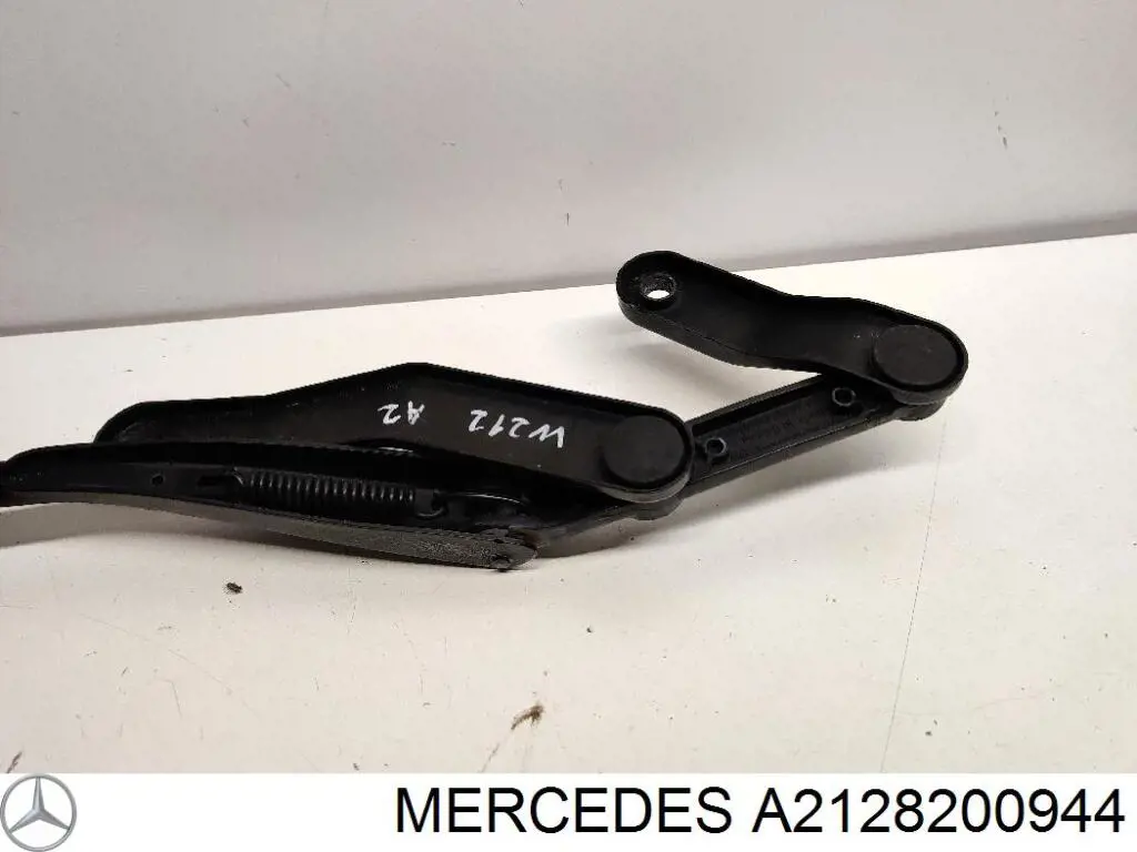 Braço de limpa-pára-brisas do pára-brisas 2128200944 Mercedes