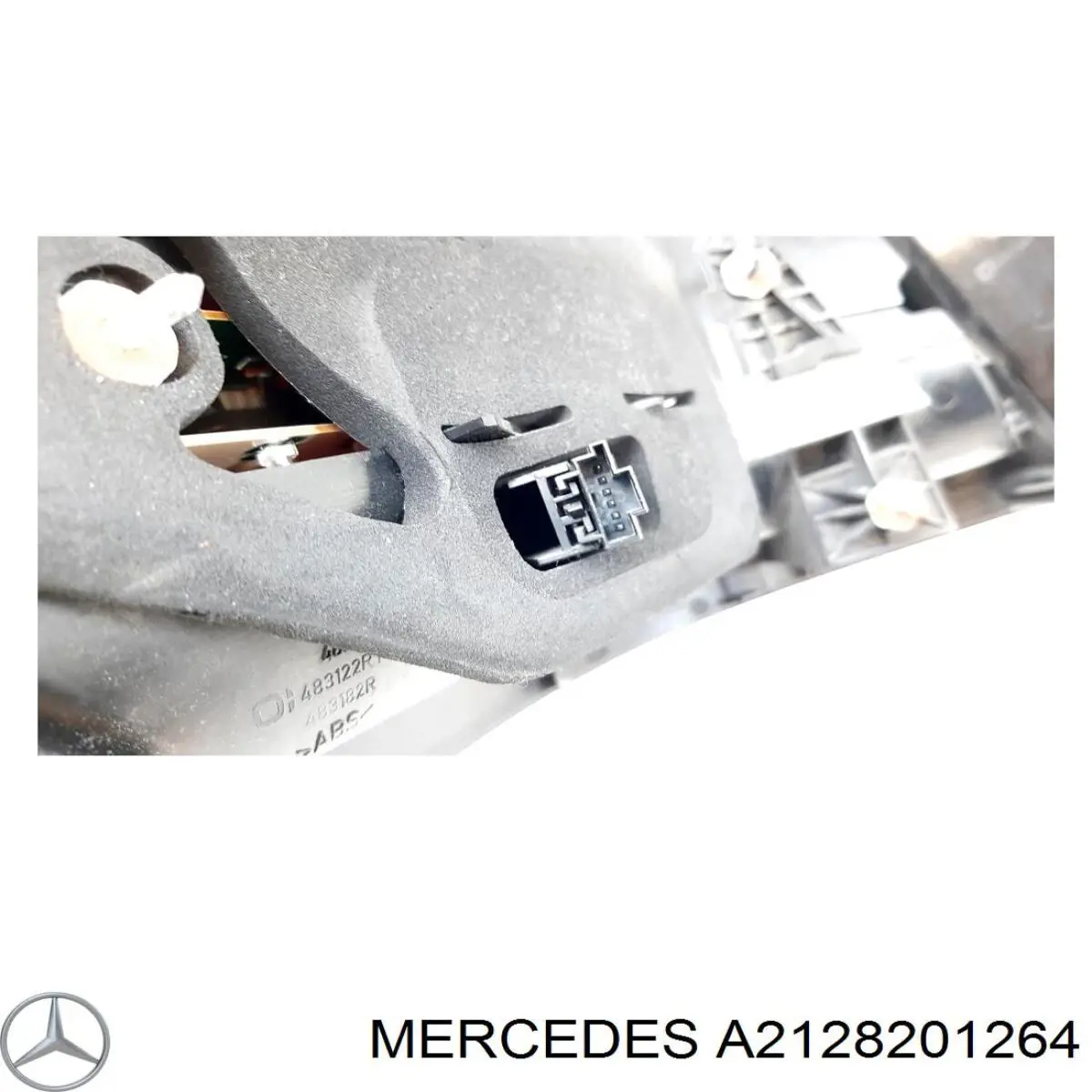 A2128201264 Mercedes Задний правый внешний фонарь