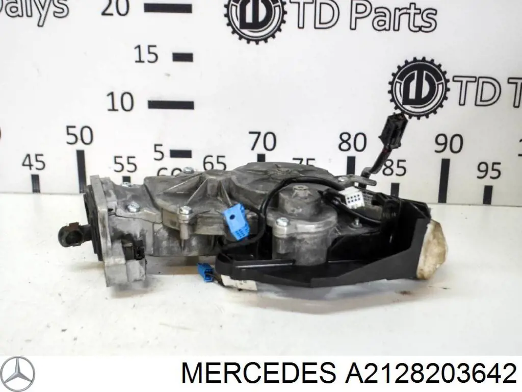2128203642 Mercedes 