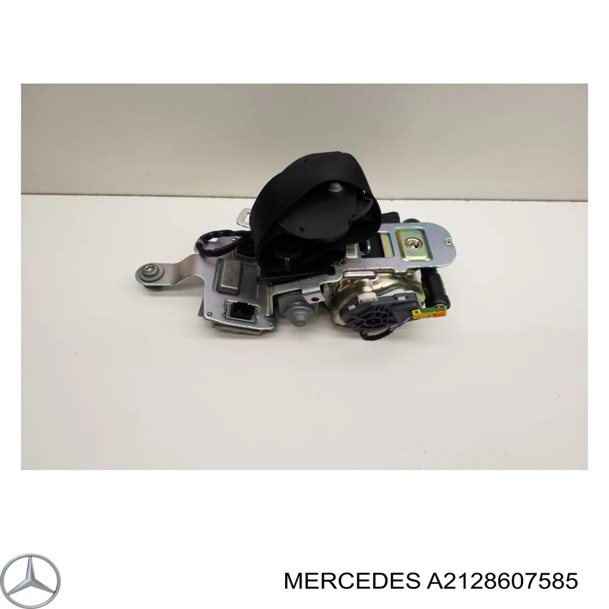 Купить A2128607585 Mercedes Левый ремень безопасности