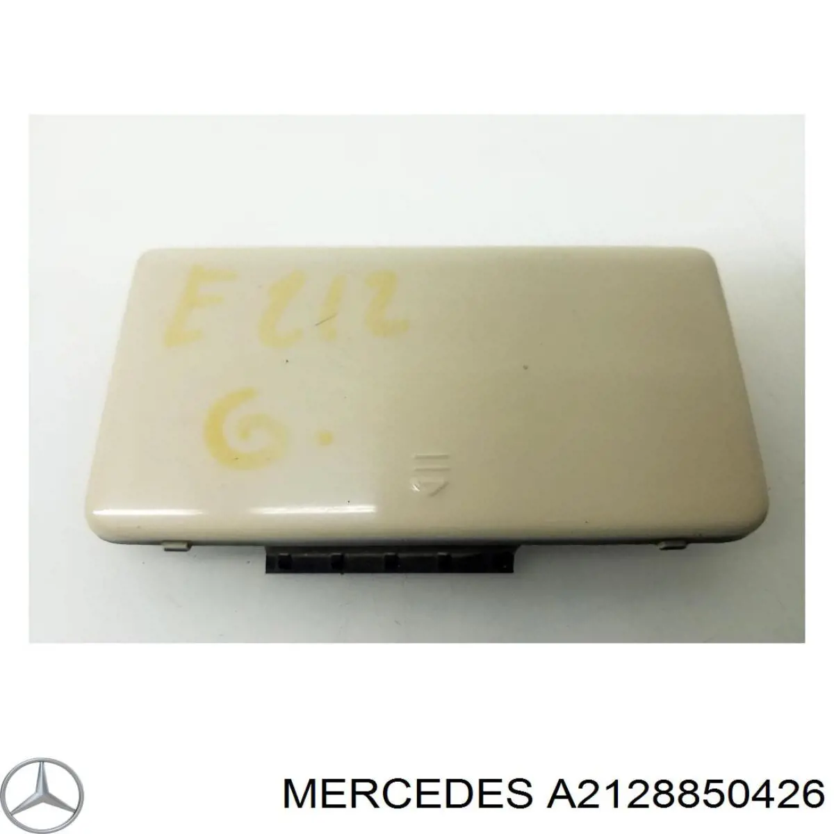 A2128850426 Mercedes заглушка бампера буксировочного крюка задняя