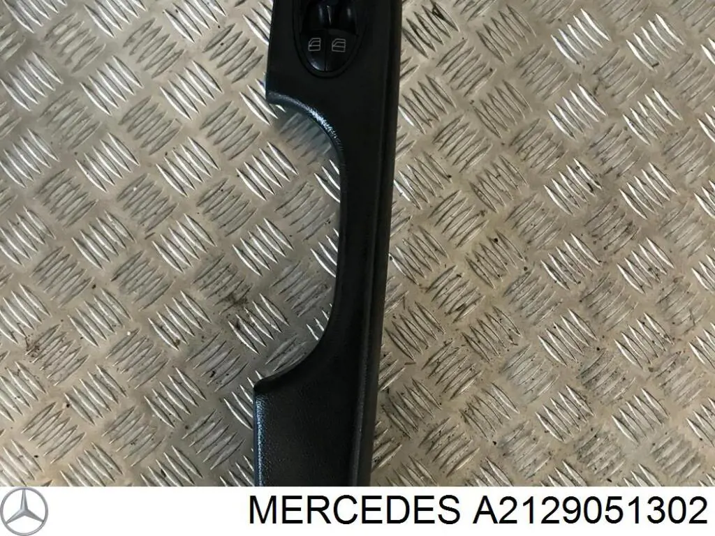 A2129051302 Mercedes Блок кнопок центральной консоли