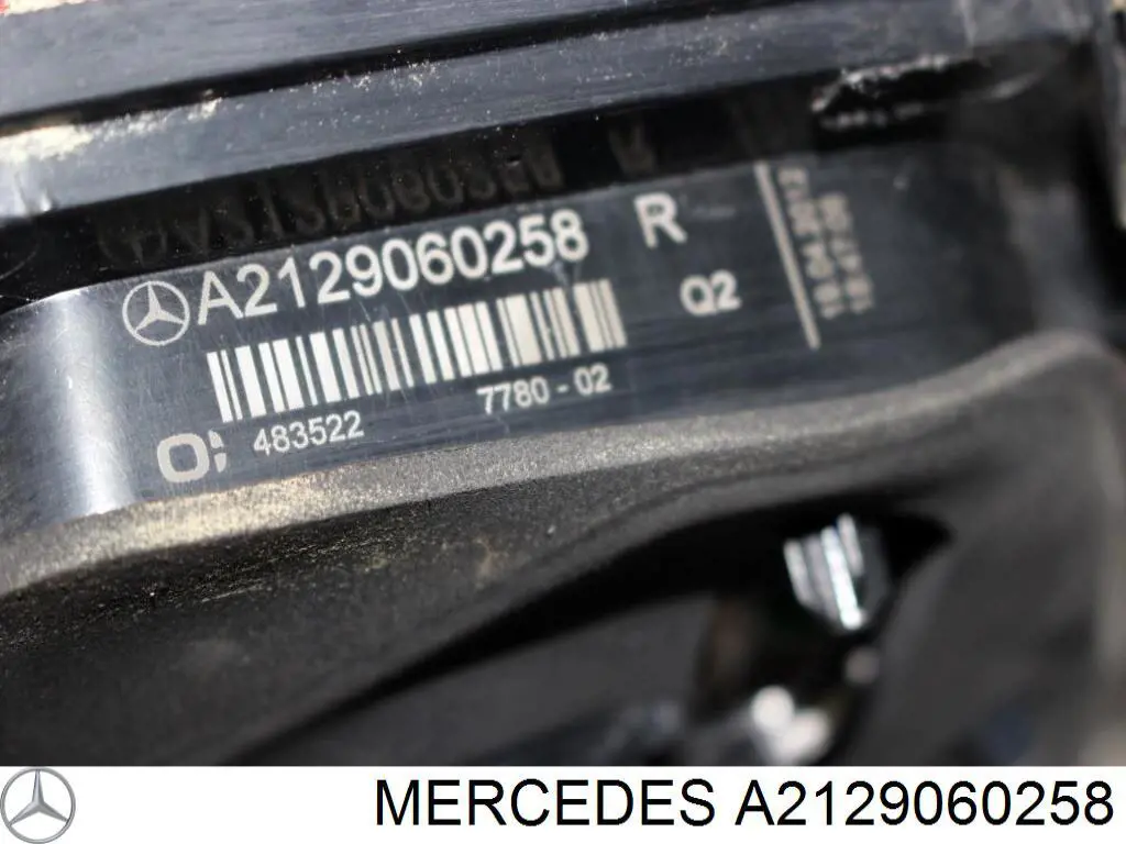 Фонарь задний правый внутренний A2129060258 Mercedes