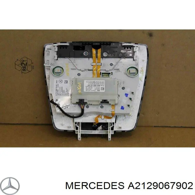 Купить A2129067902 Mercedes Плафон салона