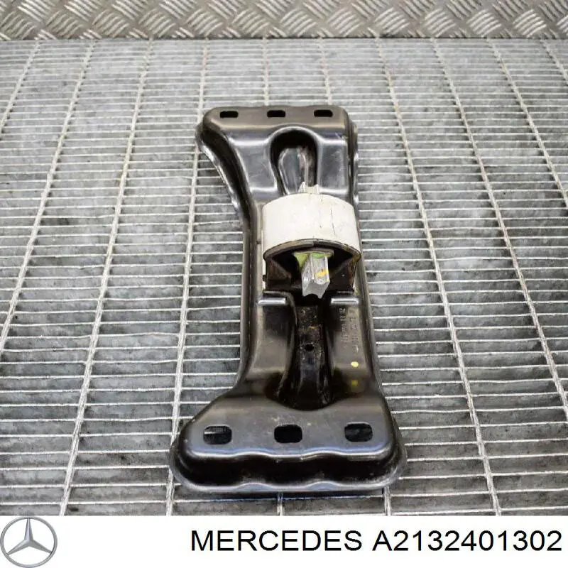 A2132401302 Mercedes Кронштейн КПП