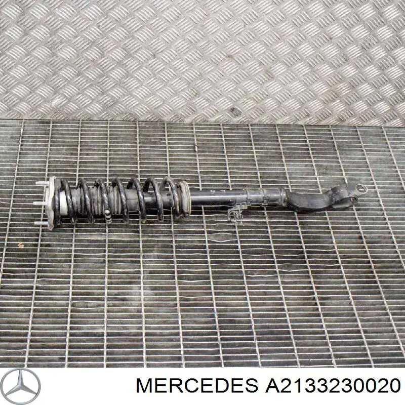 A2133230020 Mercedes suporte de amortecedor dianteiro