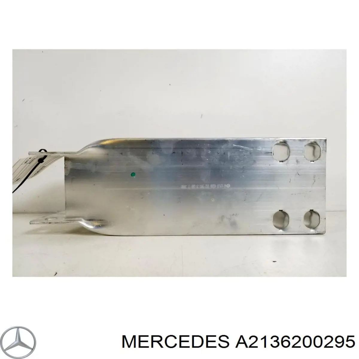 Кронштейн усилителя переднего бампера Mercedes A2136200295 цена, от 46.17 USD