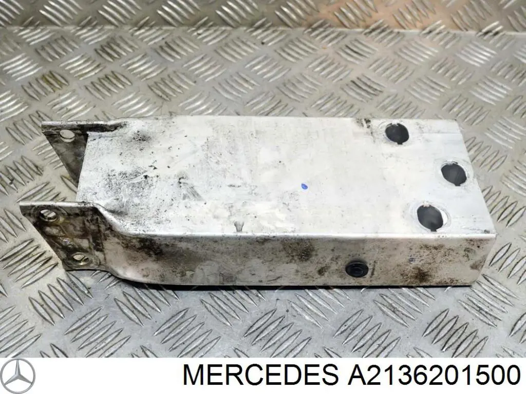 Купить 2136201500 Mercedes Кронштейн усилителя переднего бампера
