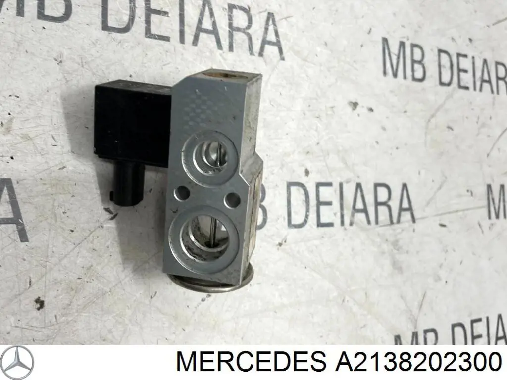 Кронштейн (адаптер) крепления фары передней левой Signeda PBZ30005AL цена, от 34.44 USD