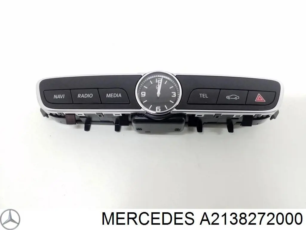 Часы в салон, на панели Mercedes A2138272000