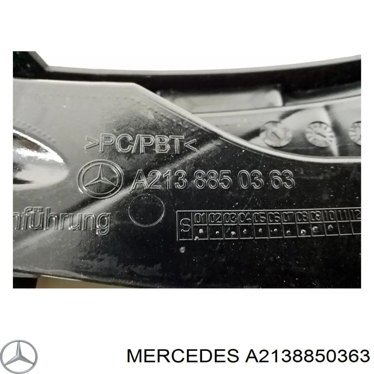 Направляющая заднего бампера левая A2138850363 Mercedes
