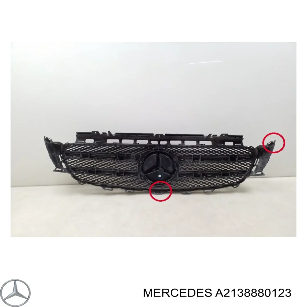  Решетка радиатора Mercedes E 