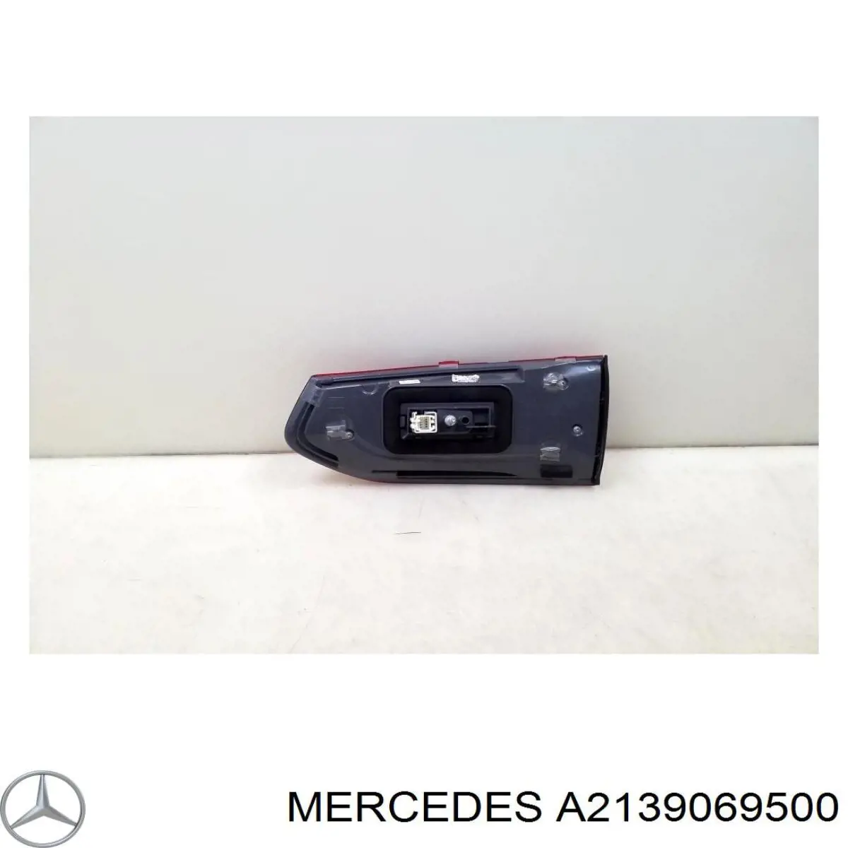 Фонарь задний левый, внутренний Mercedes A2139069500 цена, от 87.91 USD