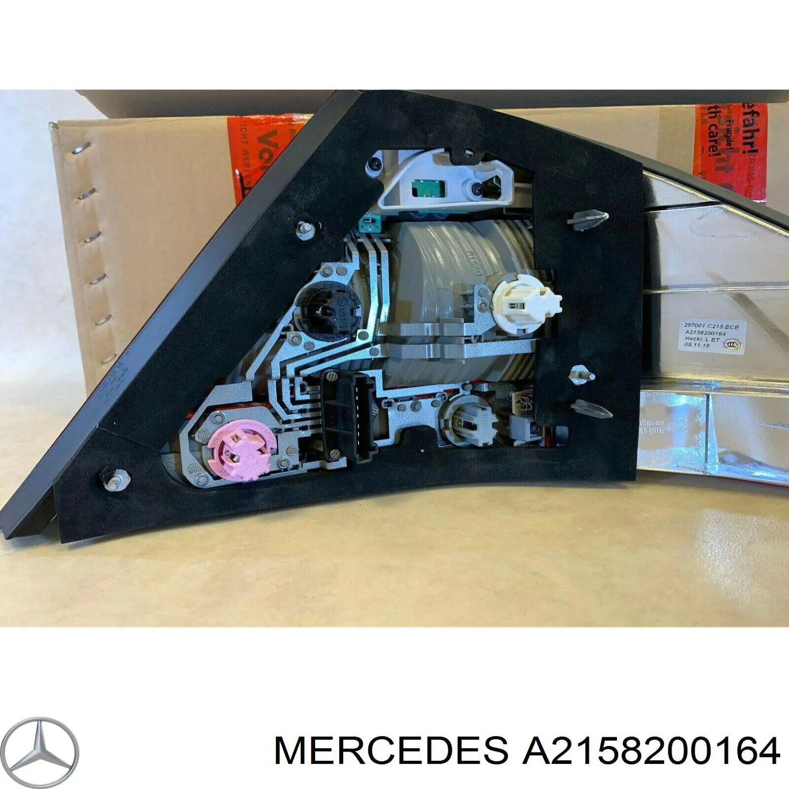 Фонарь задний левый A2158200164 Mercedes