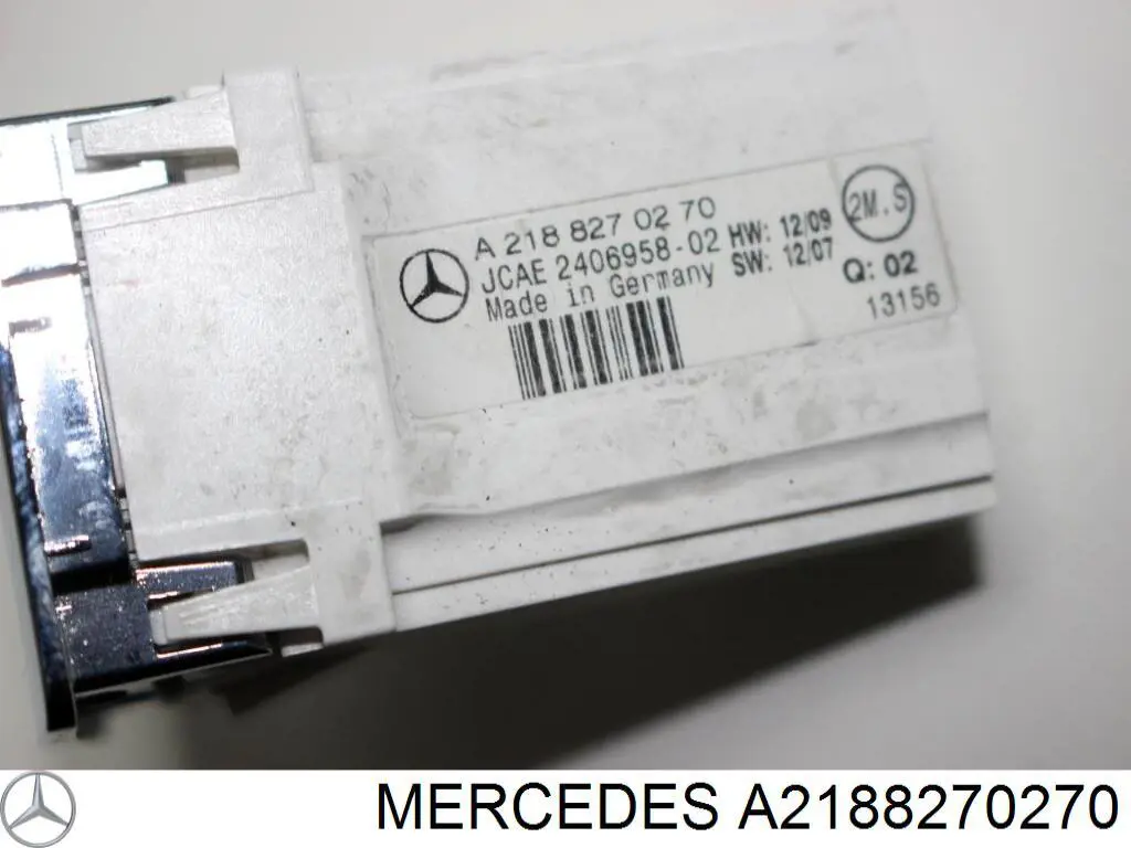 2188270000 Mercedes Часы в салон, на панели