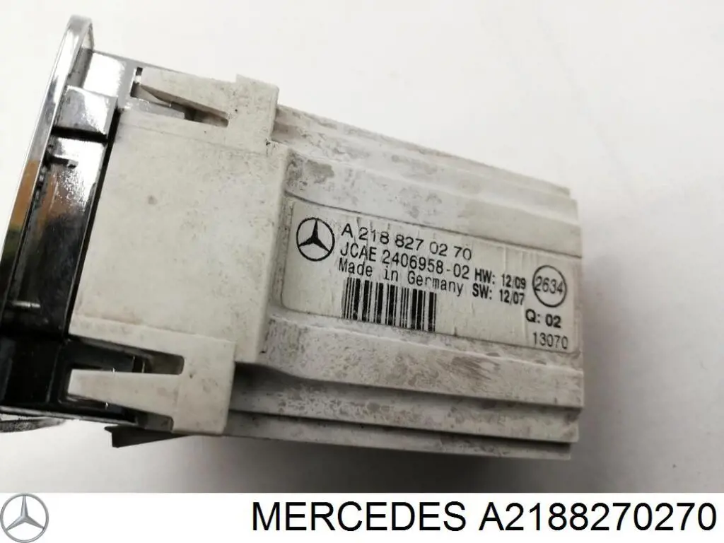 Часы салонные Mercedes 2188270000