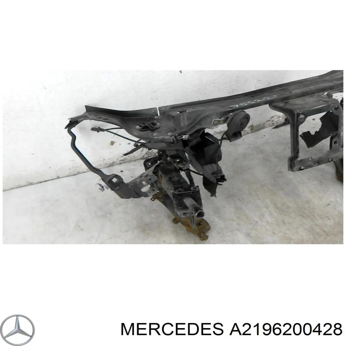 A2196200428 Mercedes крепление фары правый