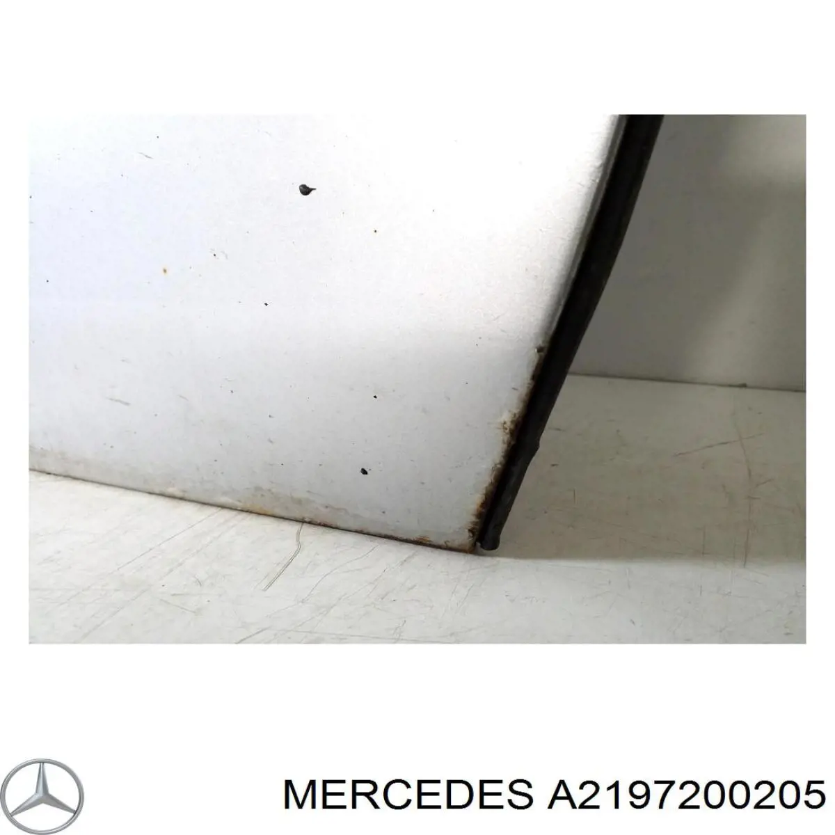Дверь передняя правая A2197200205 Mercedes