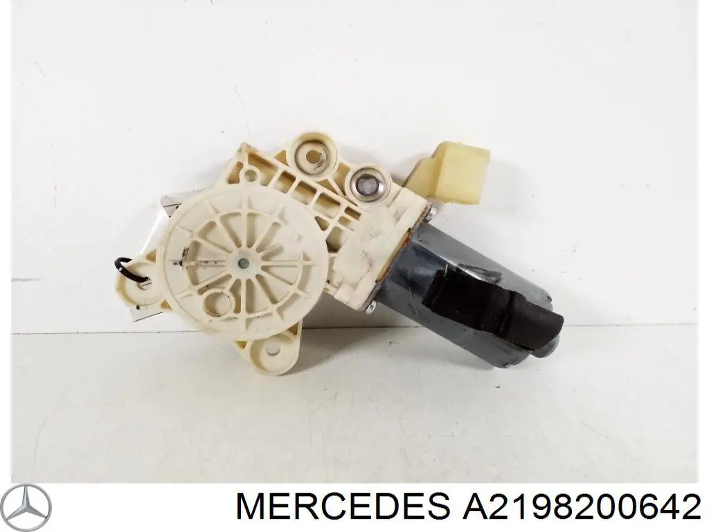 Мотор стеклоподъемника двери передней правой Mercedes A2198200642 цена, от 6.28 USD