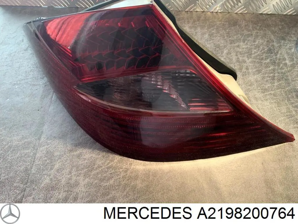 A219820076464 Mercedes 