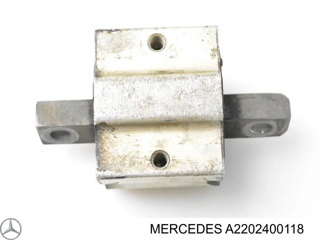 A2202400118 Mercedes Опора КПП