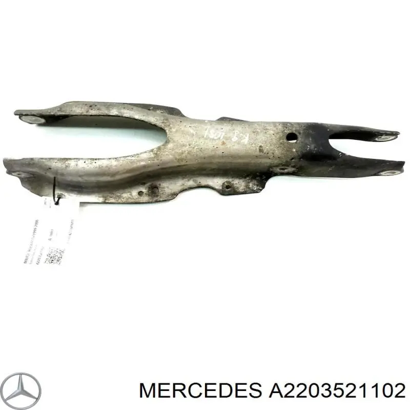 Рычаг передней подвески нижний правый A2203521102 Mercedes