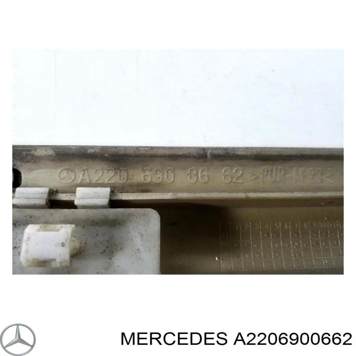 Купить A22069006629999 Mercedes Молдинг двери передней правой верхний