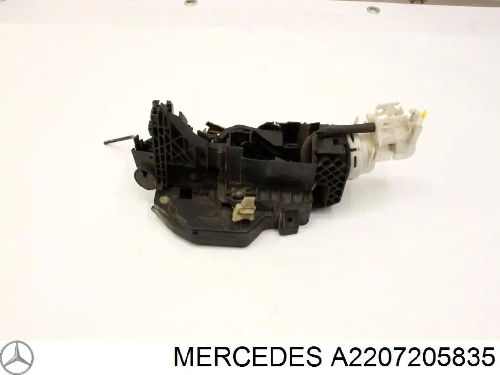 Запор кабины Mercedes 2207205835 цена, от 50.67 USD